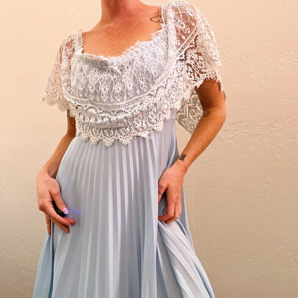 Vintage 1970's Light Blue Pleated Lace Trim Sleeveless Maxi Dress - Picture 4 of 6
